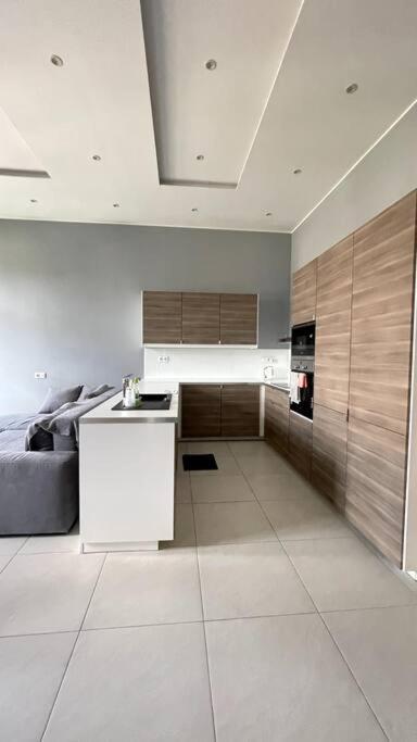 Renovated And Spacious Two-Bedroom Condo In Budapeszt Zewnętrze zdjęcie